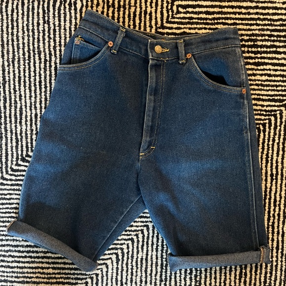 Vintage Lee Jean Shorts - Picture 4 of 7